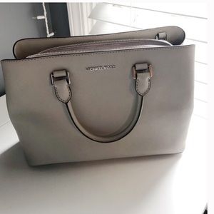 Like New used once savannah satchel